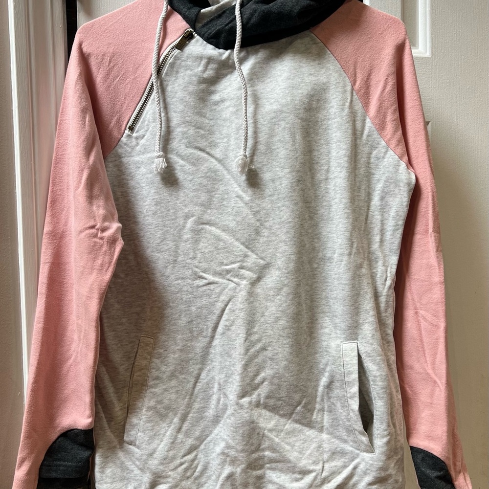 Mindy Mae’s Market NWOT DoubleHood sweatshirt Small S pink gray